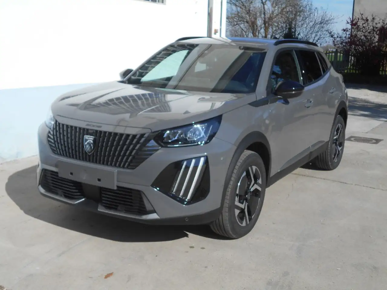 Peugeot 2008 136/145 Hybrid Allure CBC Navigat