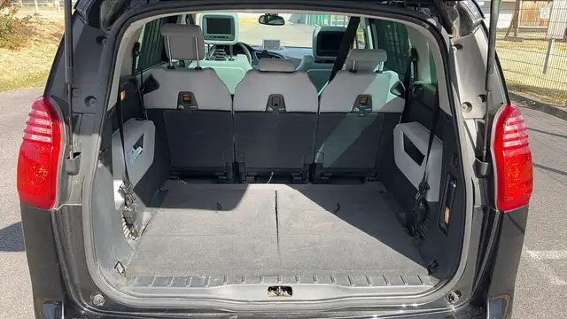 Peugeot 5008 view 14