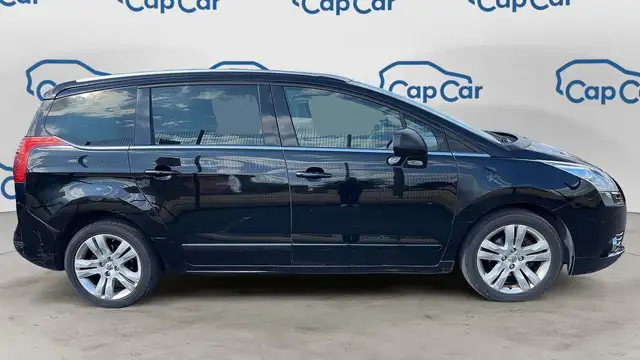 Peugeot 5008 view 4