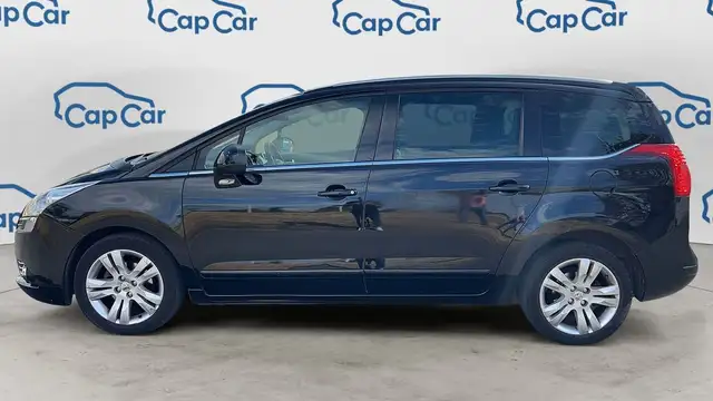 Peugeot 5008 view 2