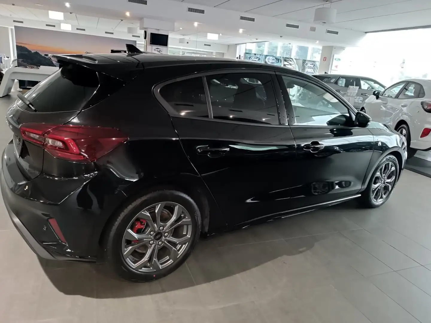 Ford Focus 1.0 EcoBoost hybrid ST-LINE -15858 Noir - 2