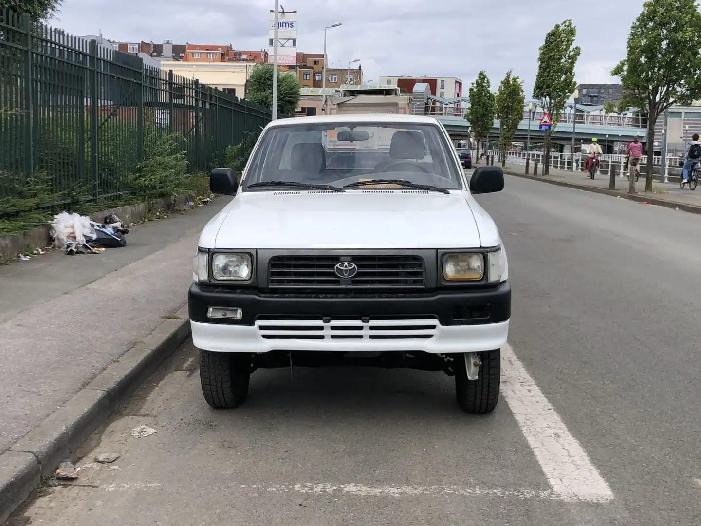 Toyota Hilux 2.4 D 4WD LX - 2