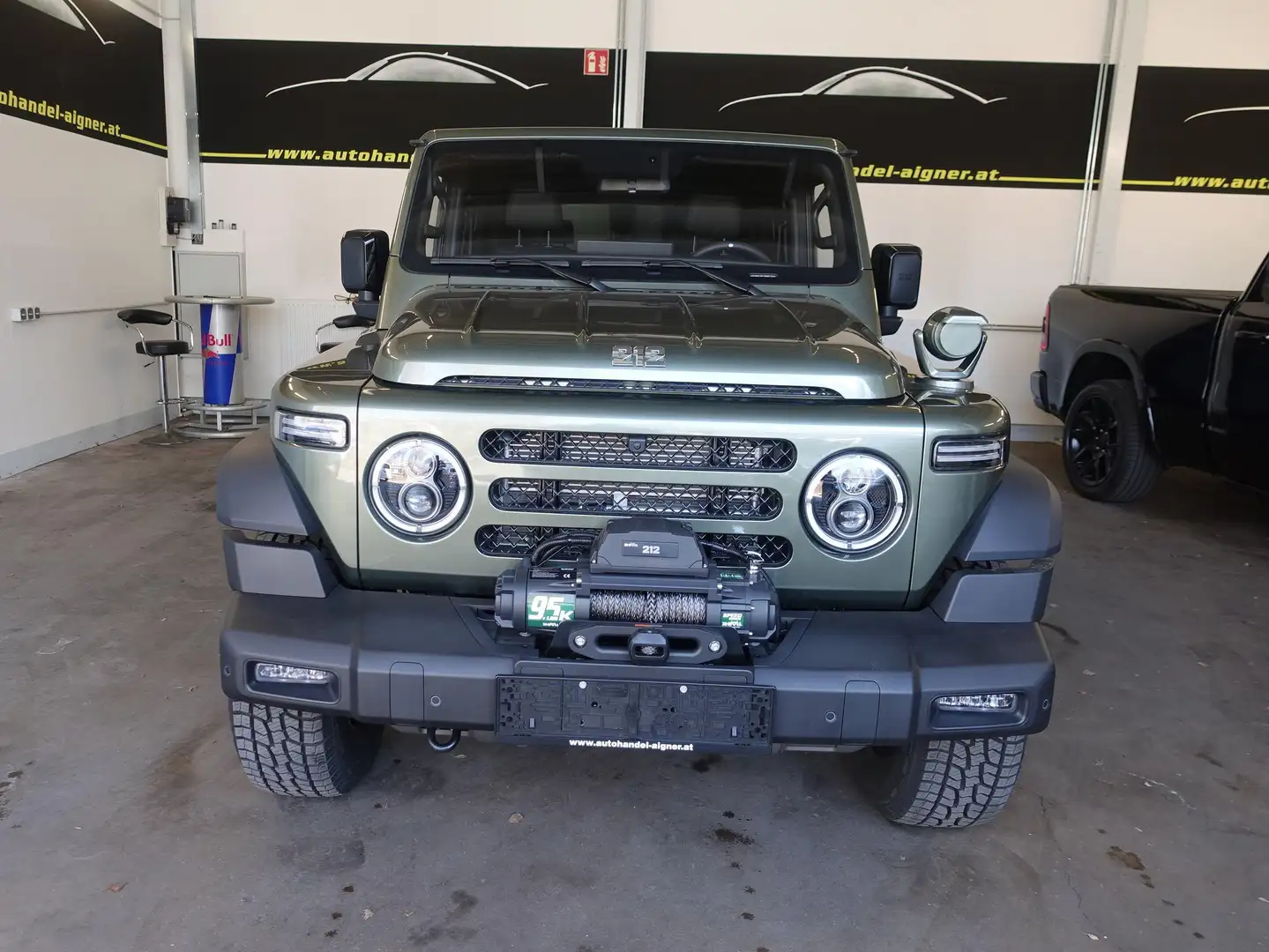 BAW 212 4x4 AUTOMATIK Grün - 2