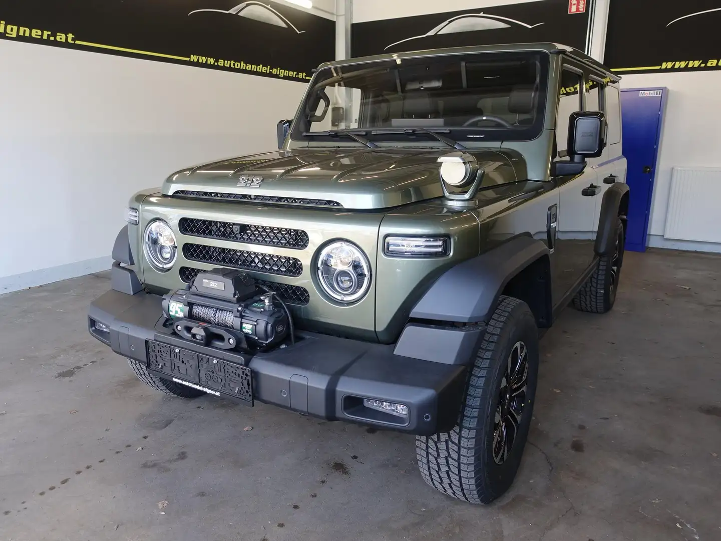 BAW 212 4x4 AUTOMATIK Grün - 1