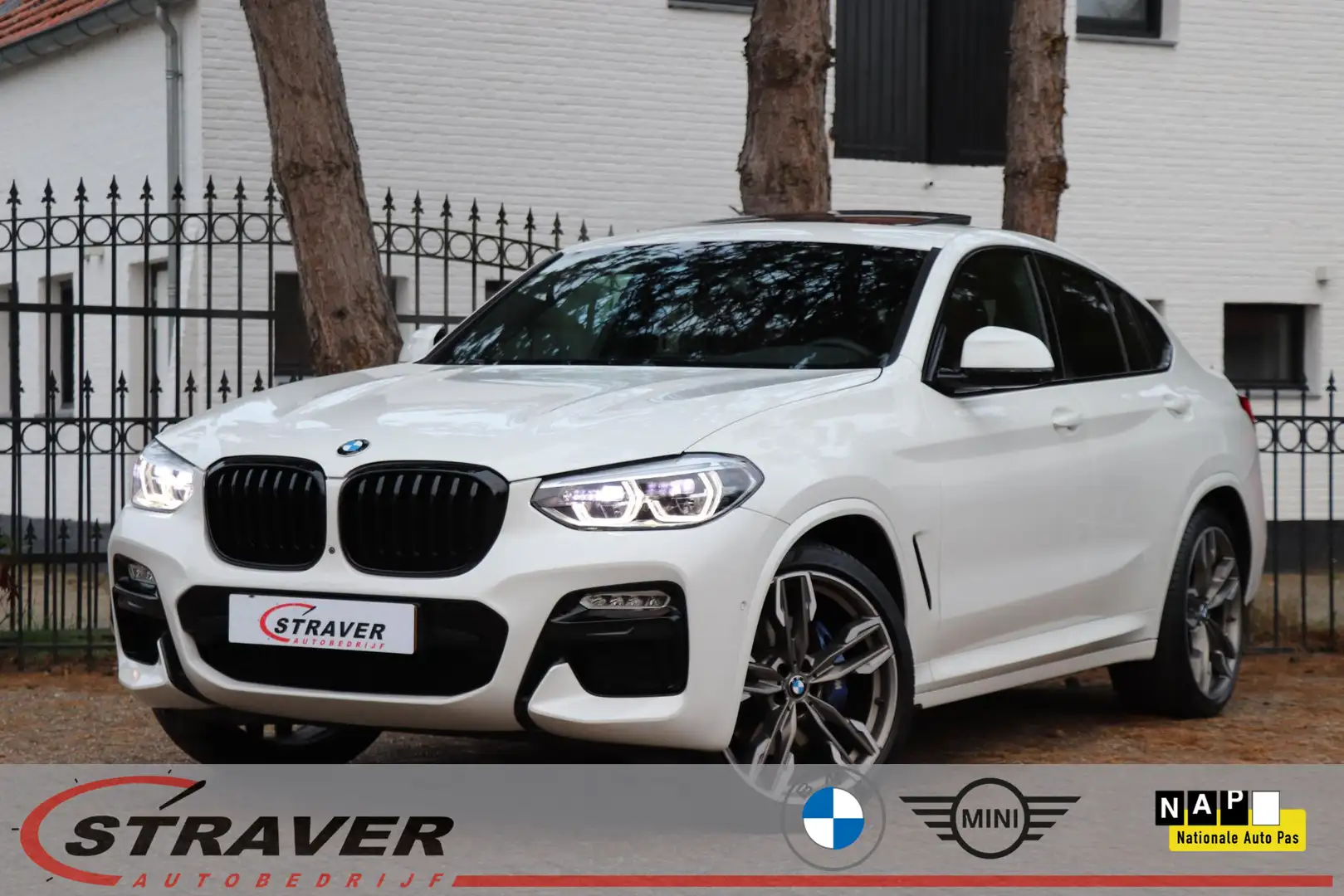BMW X4 M40i Executive |Panoramadak |Trekhaak Wit - 1