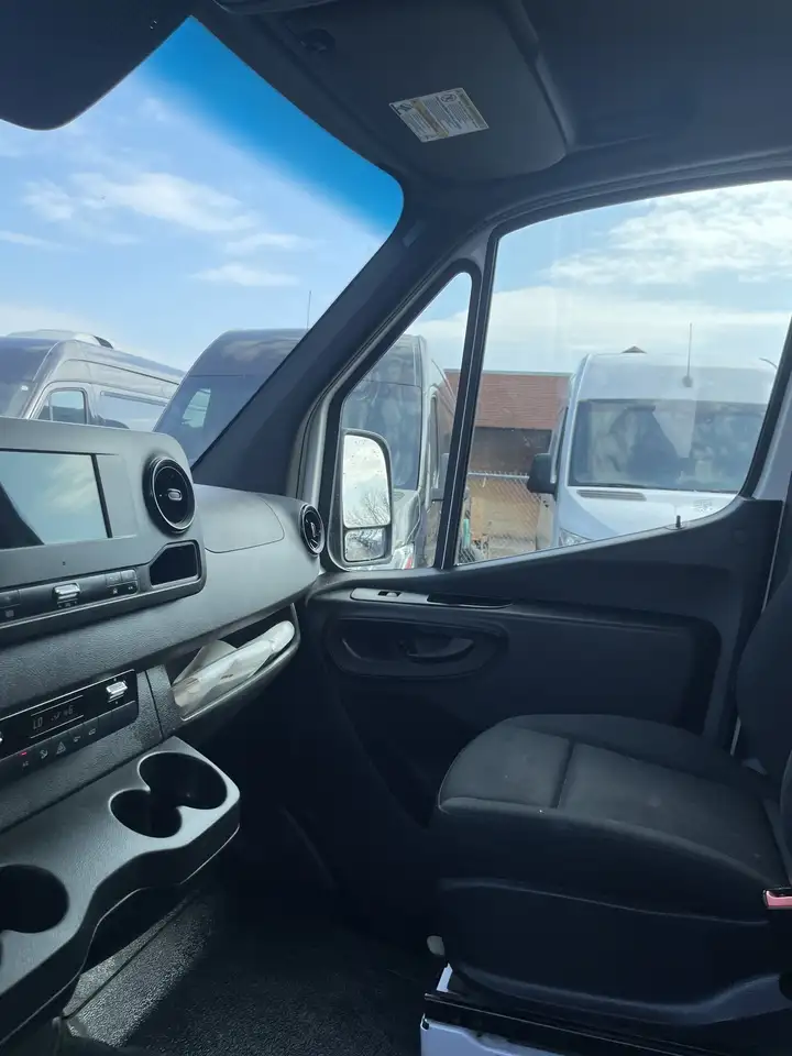Mercedes-Benz Sprinter снимка Mercedes-Benz Sprinter