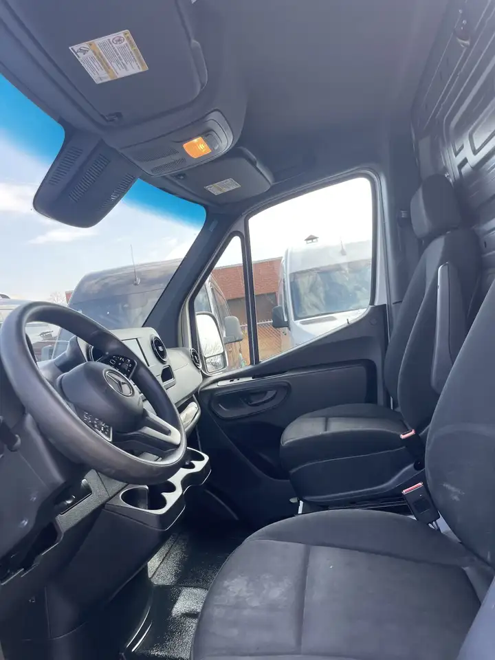 Mercedes-Benz Sprinter снимка Mercedes-Benz Sprinter