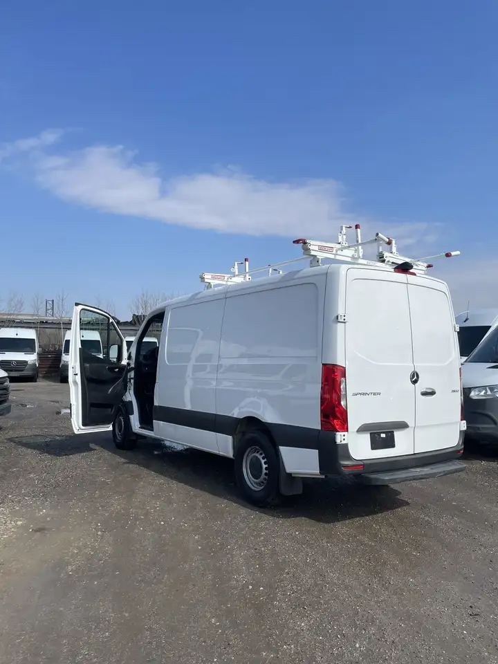 Mercedes-Benz Sprinter снимка Mercedes-Benz Sprinter