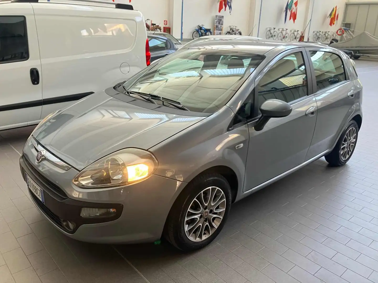 Fiat Punto Evo Dynamic - UnicoProPrieatario - km certificati Grijs - 2