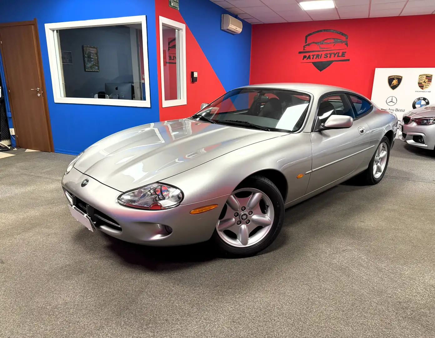 Jaguar XK8 XK8 Coupe 4.0 KM 100000 BOOK SERVISS COMPLETO Plateado - 1