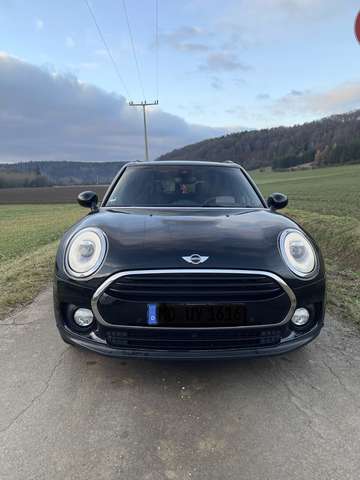 Imagine MINI Cooper Clubman Chili 1.5 HK/PANO/HUD/LED