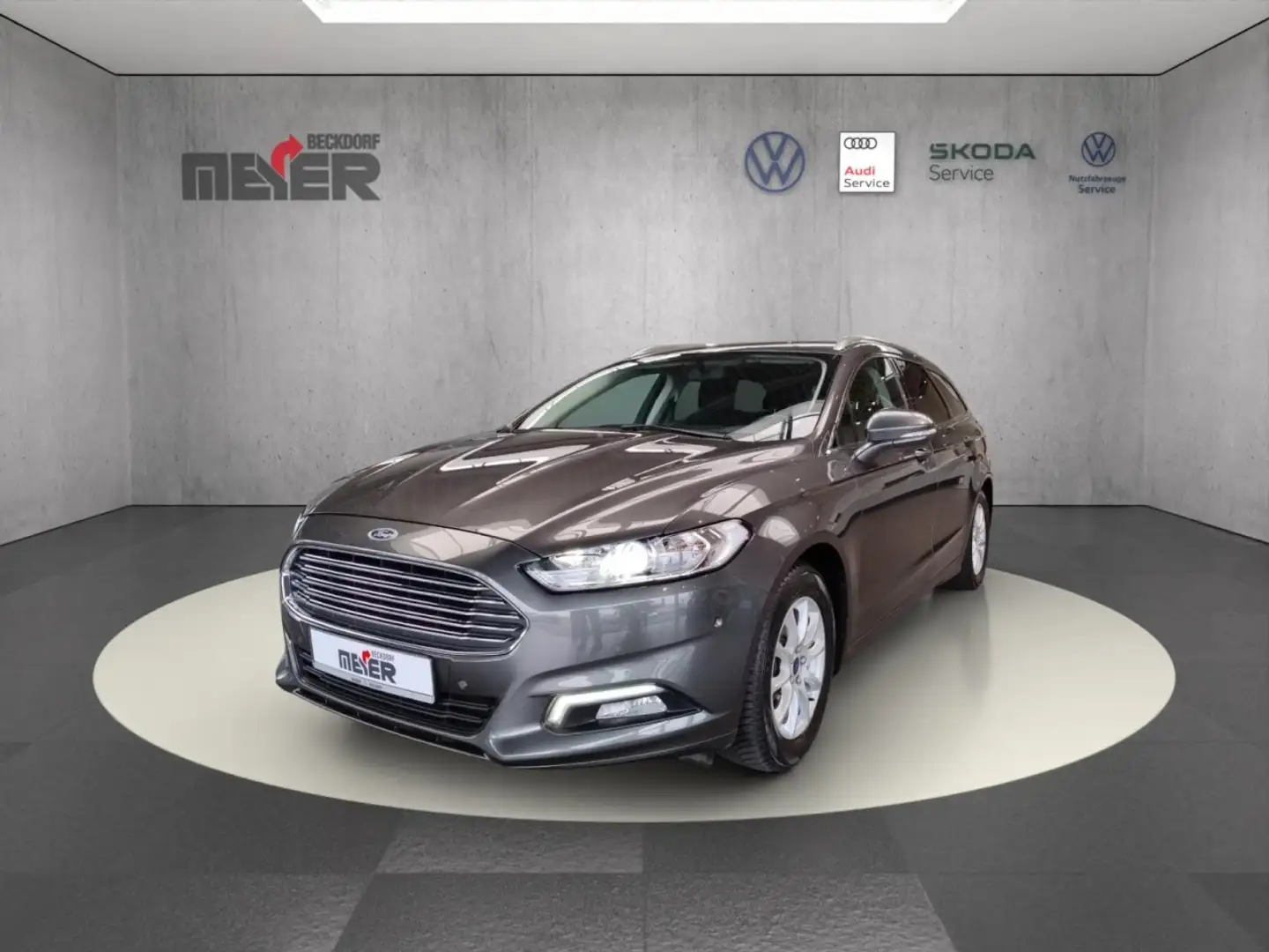 Ford Mondeo Turnier 2.0 TDCi Business Edition Klima Navi Grijs - 1
