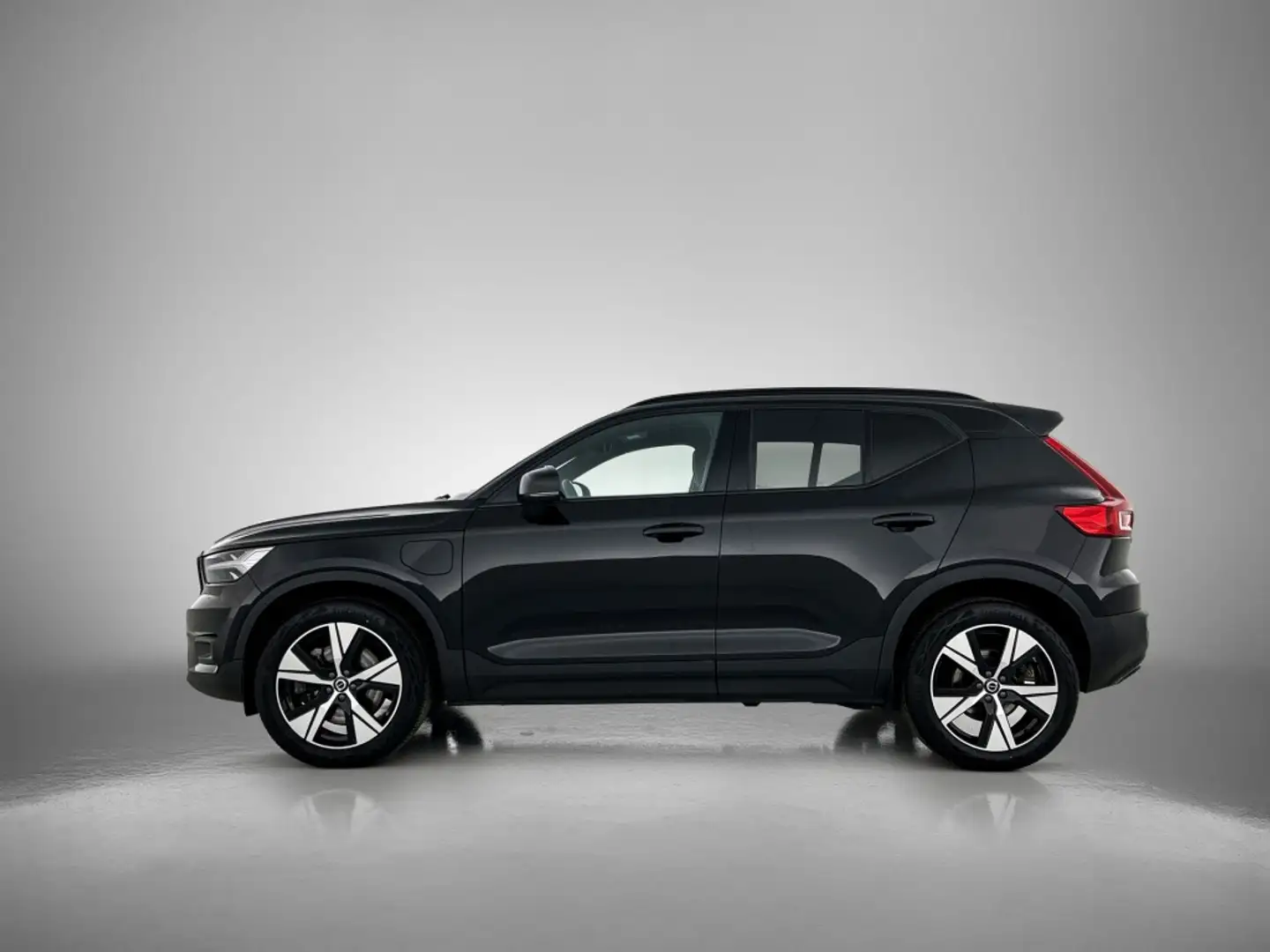 Volvo XC40 1.5 T4 Recharge R-Design | 360º Camera | Panoramad Zwart - 2