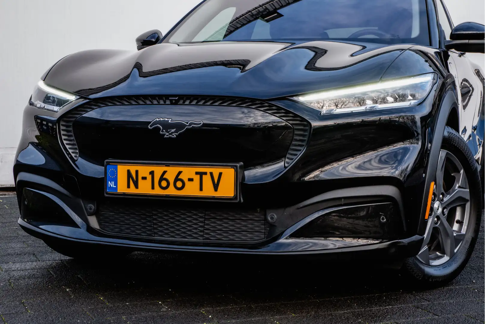 Ford Mustang Mach-E RWD 75 kWh SOH 93% Panoramadak/ Leer/ Navigatie/ E Noir - 2