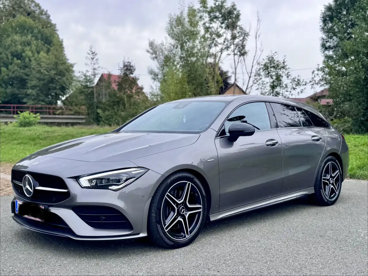 Mercedes-Benz CLA 200 * Edition* AMG-Line Shooting Brake 4MATIC Aut. — photo 1 of 19