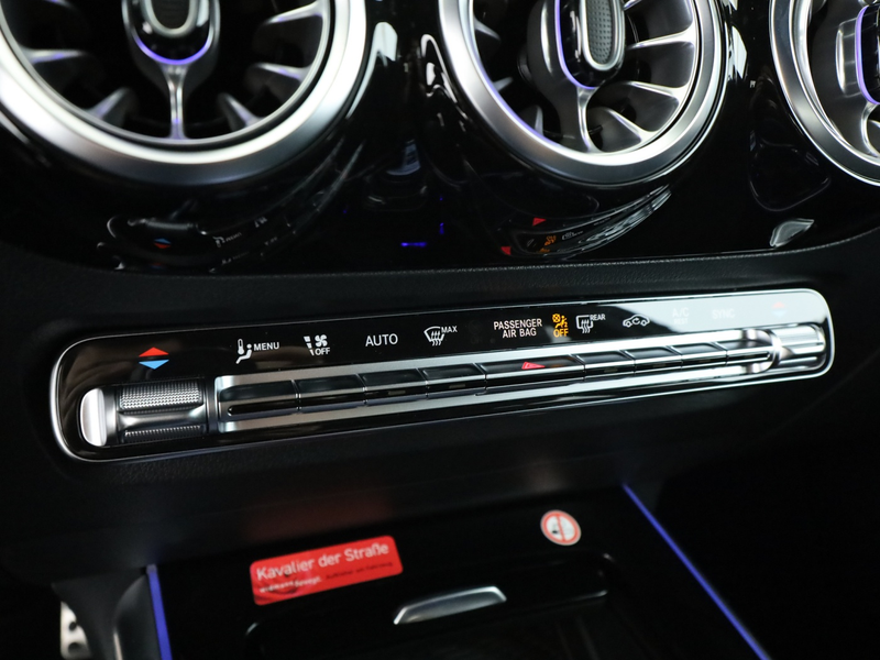 Mercedes-Benz GLA 220 d 4MATIC 360 ACC AHK AUT DynLicht Kam. — photo 14