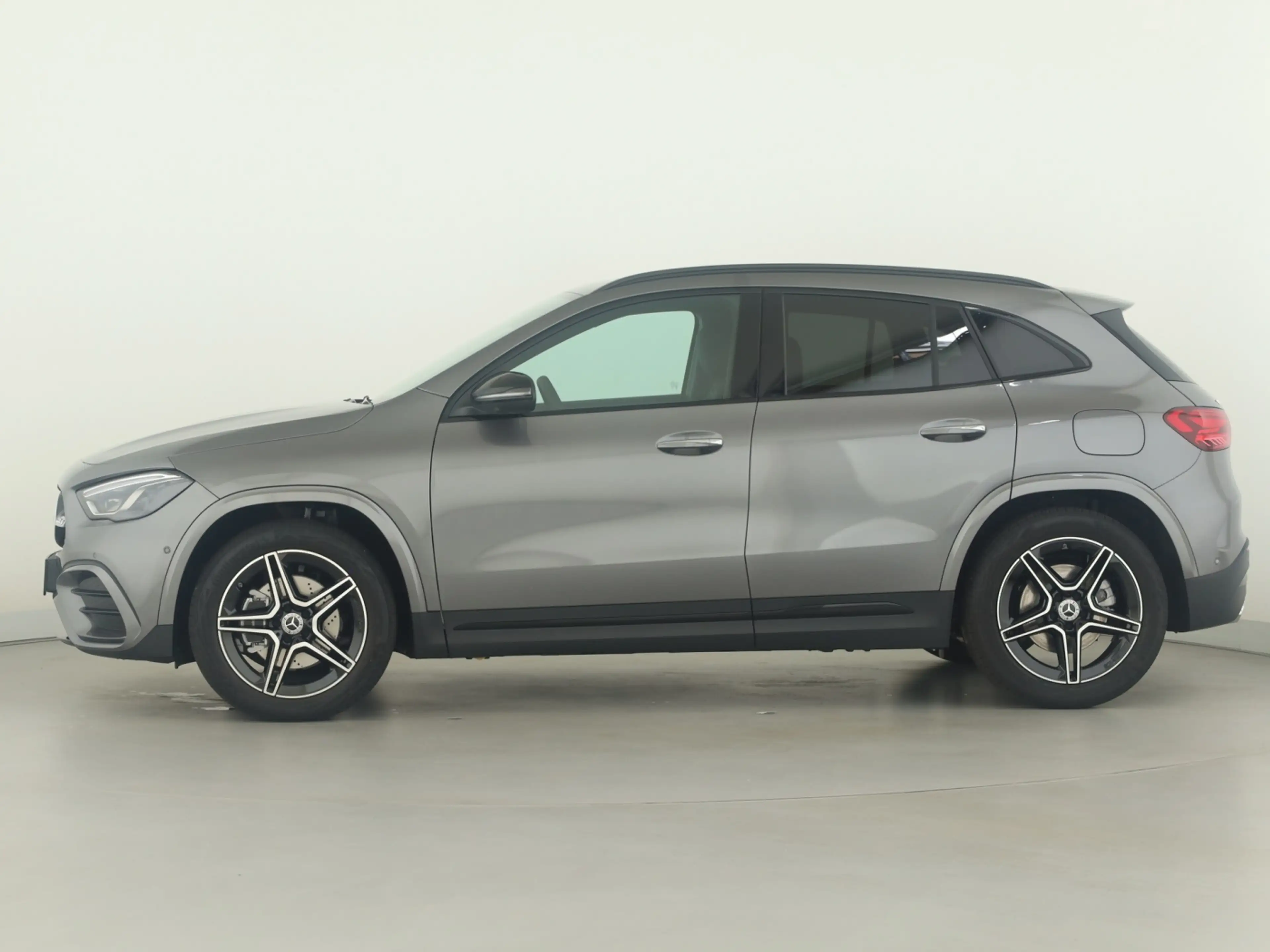 Mercedes-Benz GLA 220 d 4MATIC 360 ACC AHK AUT DynLicht Kam. — photo 7