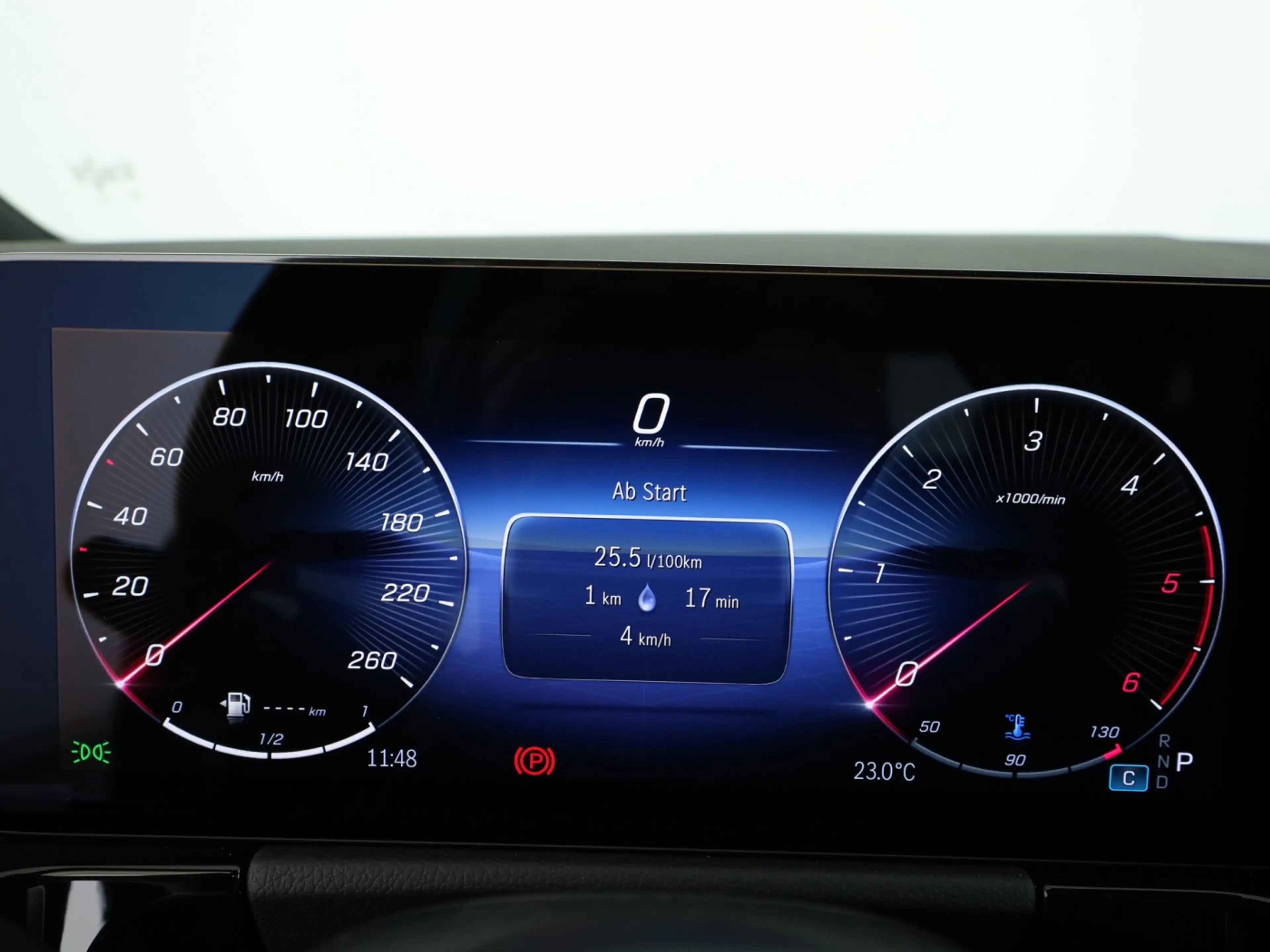 Mercedes-Benz GLA 220 d 4MATIC 360 ACC AHK AUT DynLicht Kam. — photo 12