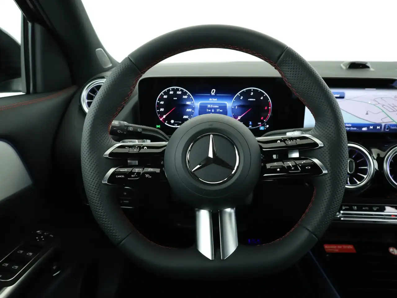 Mercedes-Benz GLA 2026 — фото 11