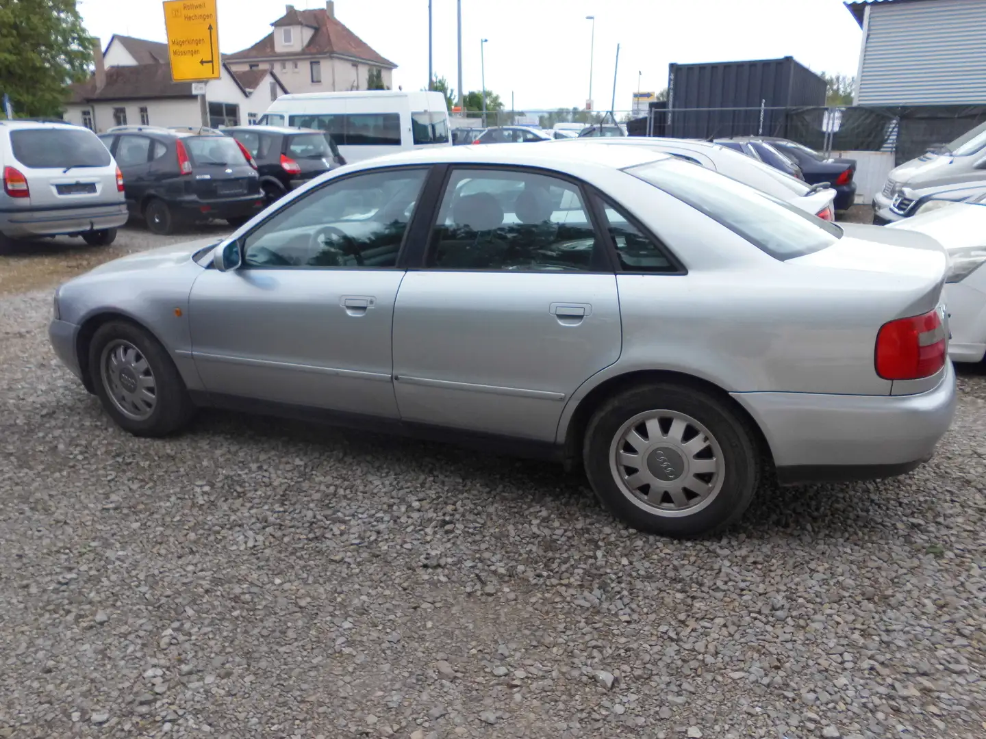 Audi A4 1.6 srebrna - 2