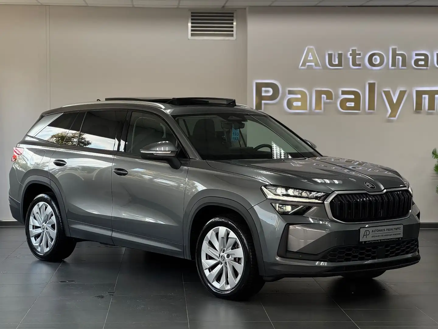 Skoda Kodiaq 1.5 TSI Selection *7-SITZ*PANO*KAM*ACC Gris - 1