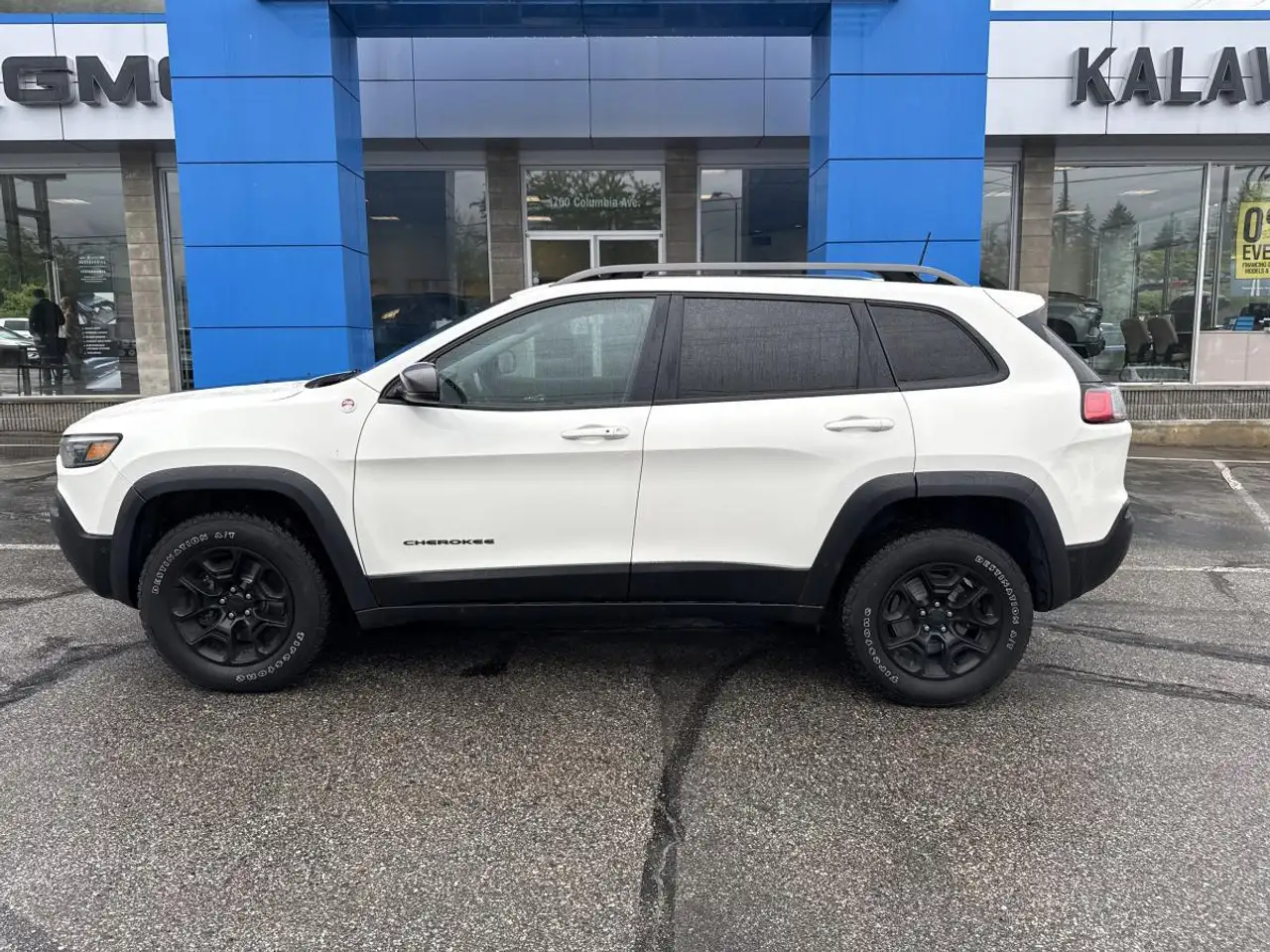 Jeep Cherokee снимка Jeep Cherokee