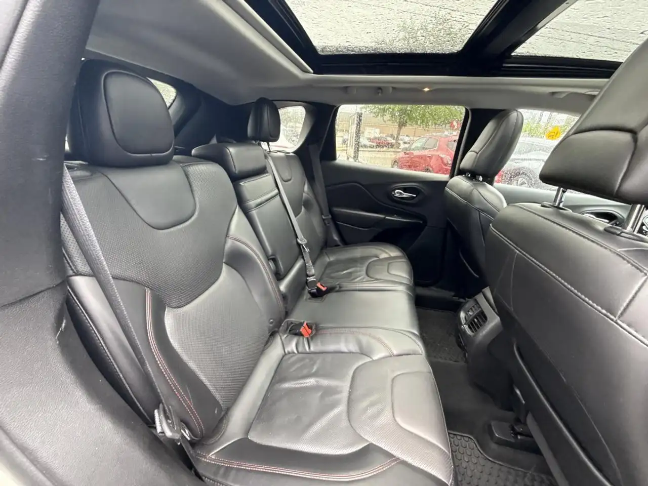Jeep Cherokee снимка Jeep Cherokee