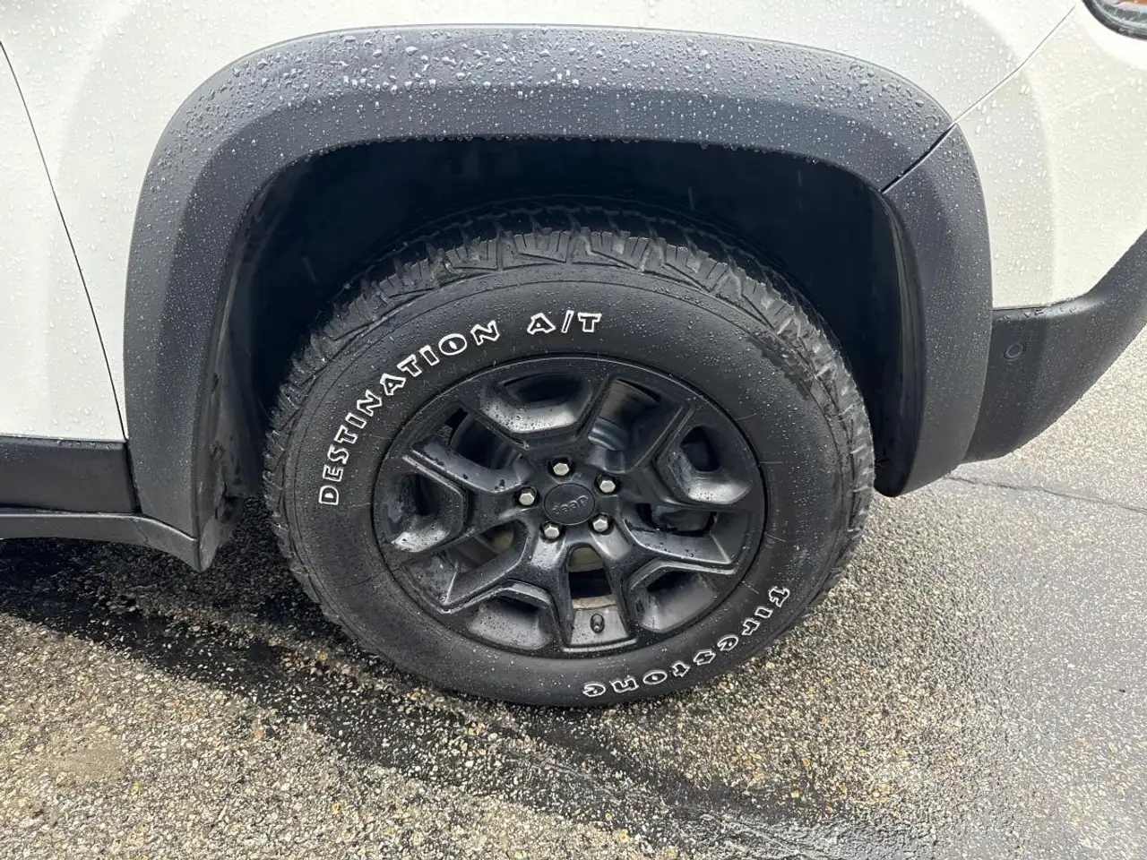 Jeep Cherokee снимка Jeep Cherokee