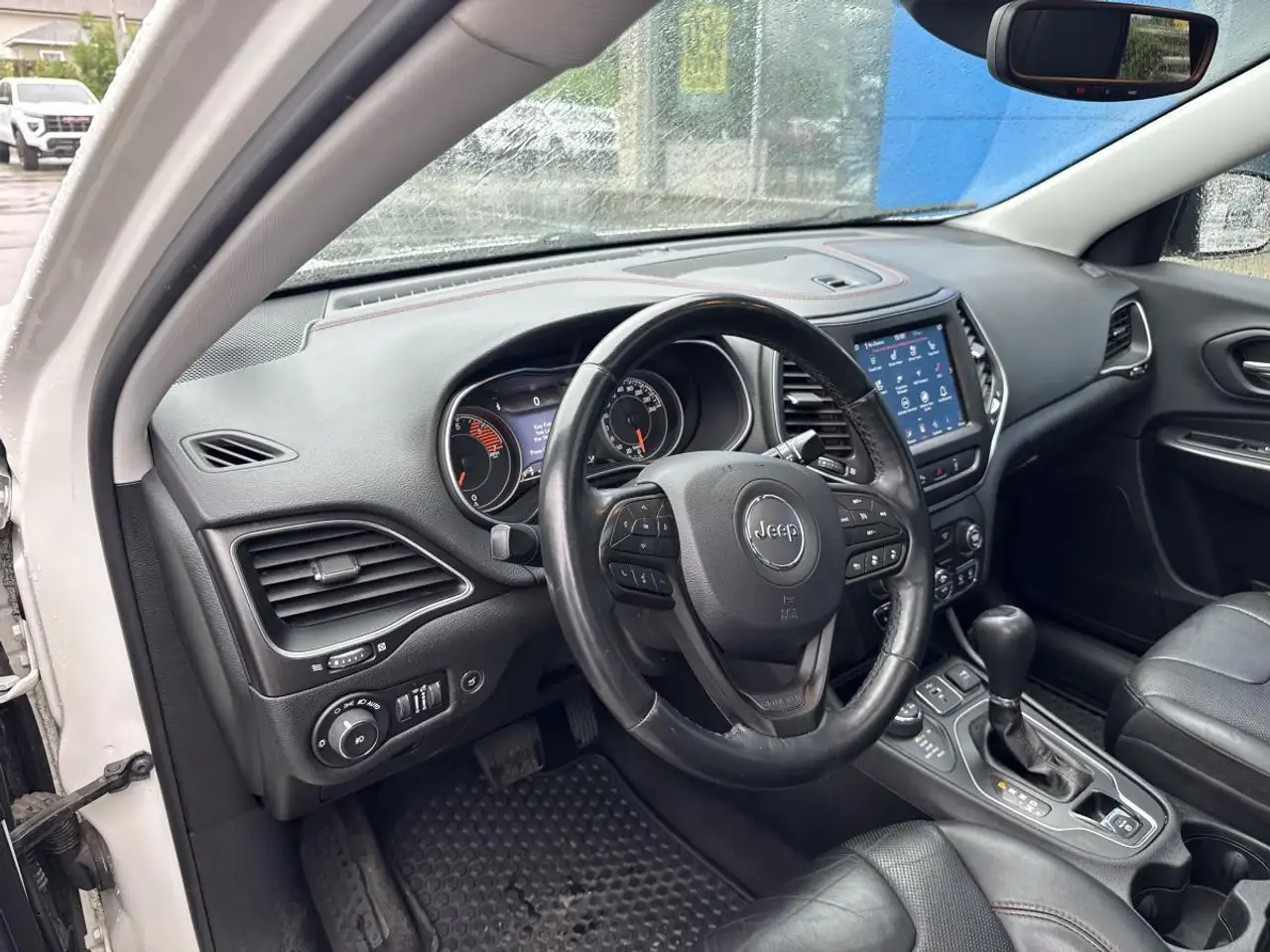Jeep Cherokee снимка Jeep Cherokee