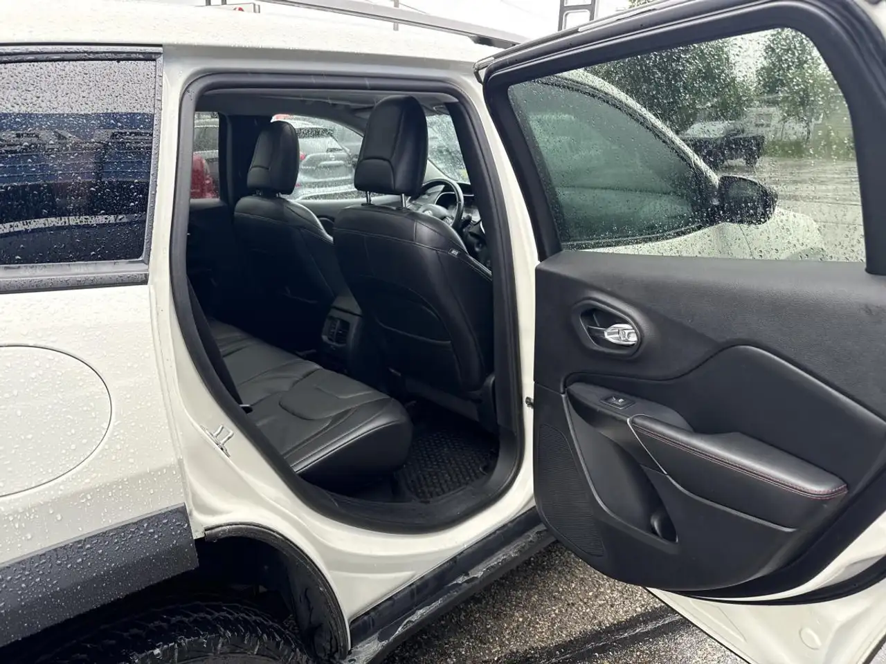 Jeep Cherokee снимка Jeep Cherokee