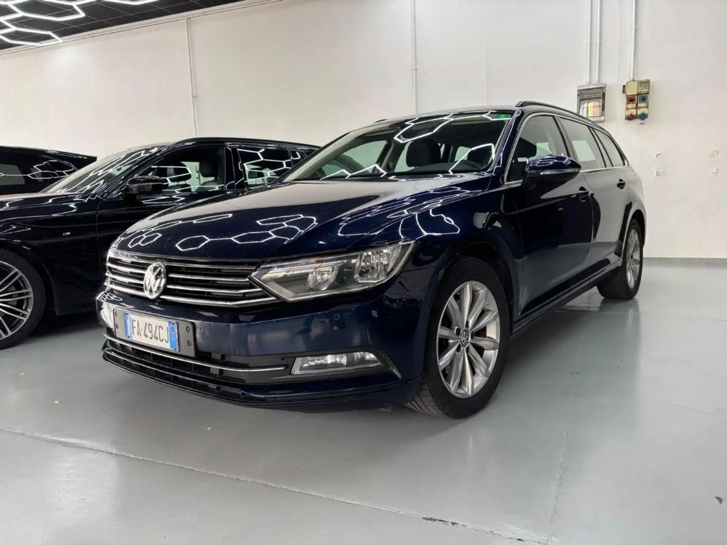Volkswagen Passat Variant 1.6 TDI Business BMT Blu/Azzurro - 1
