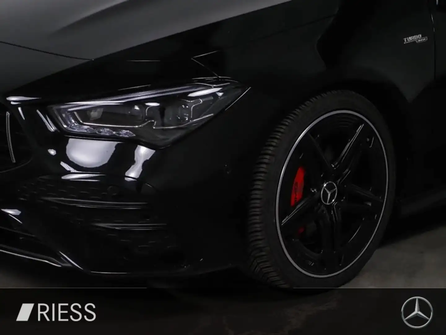 Mercedes-Benz CLA 35 AMG 4M AMG Sport Pano Burmes Perf Lenkrad 19" Schwarz - 2