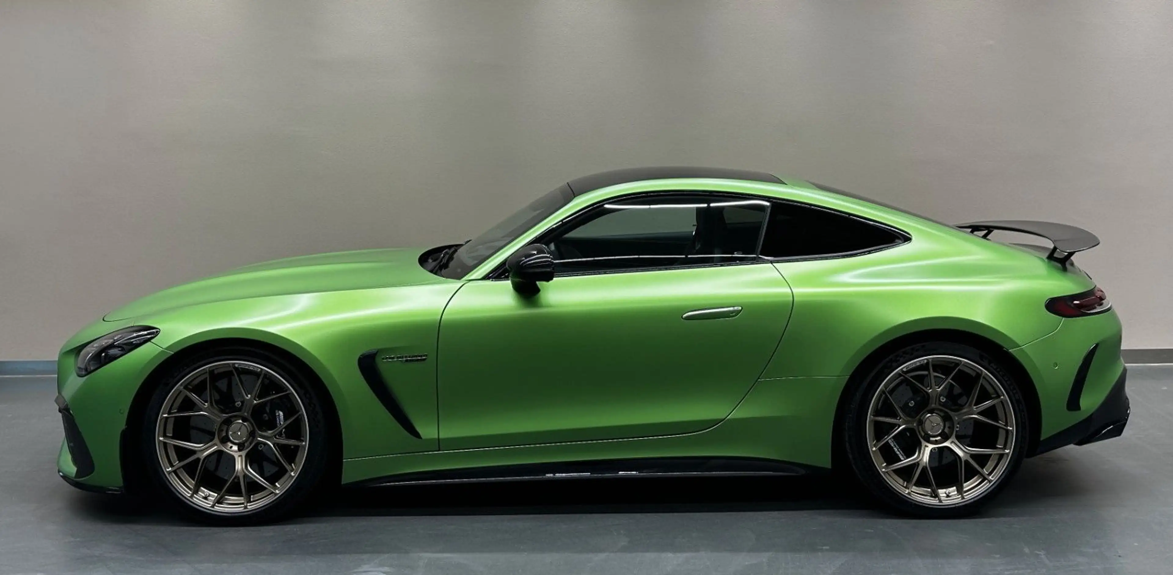 Mercedes-Benz AMG GT 63 PRO 4M+*CARBON*KERAMIK*PANO*BURM*MAGNO* — photo 4