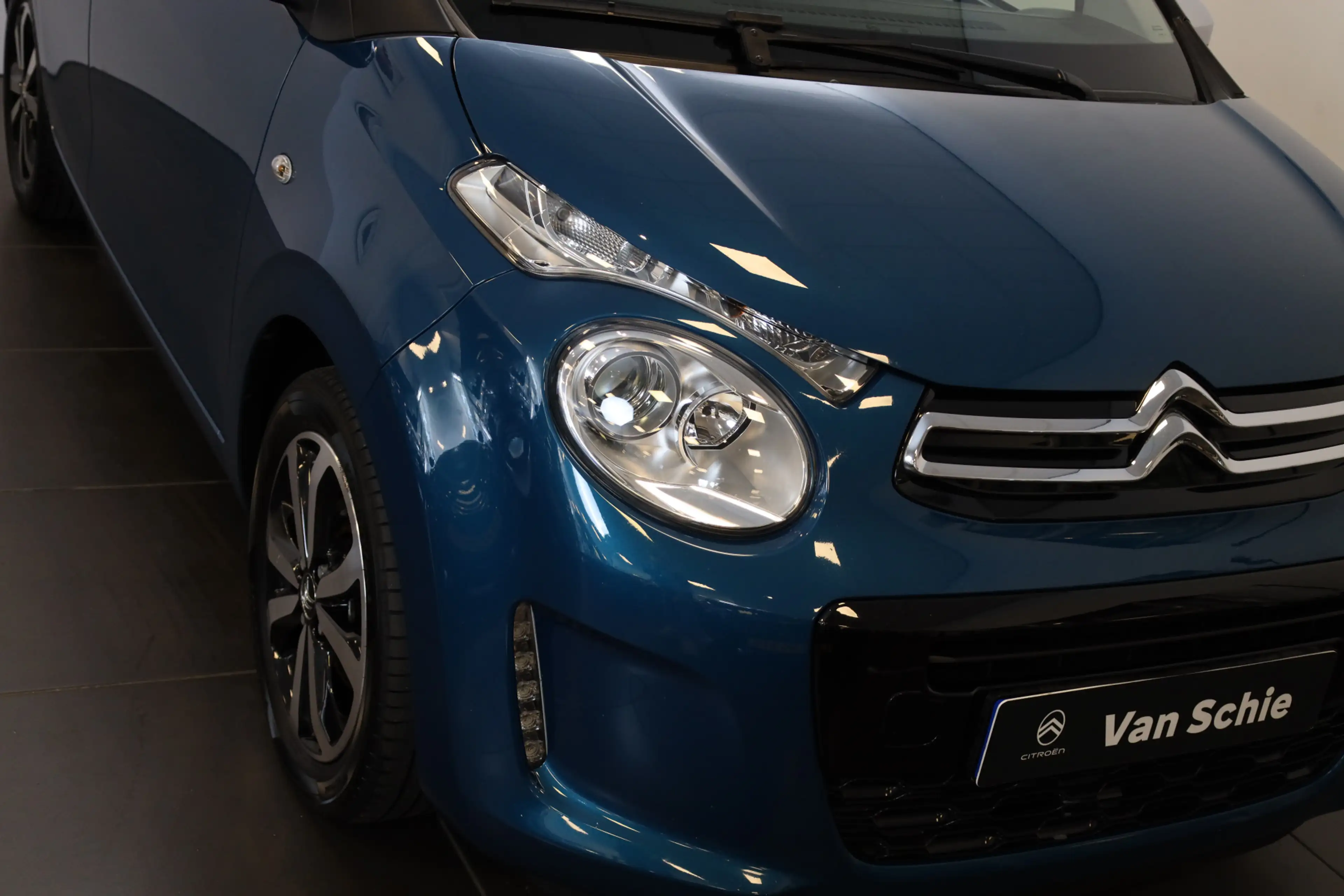 Citroen C1 VTi 72 Airscape Shine Carplay/AndroidAuto | 15" LM — photo 3