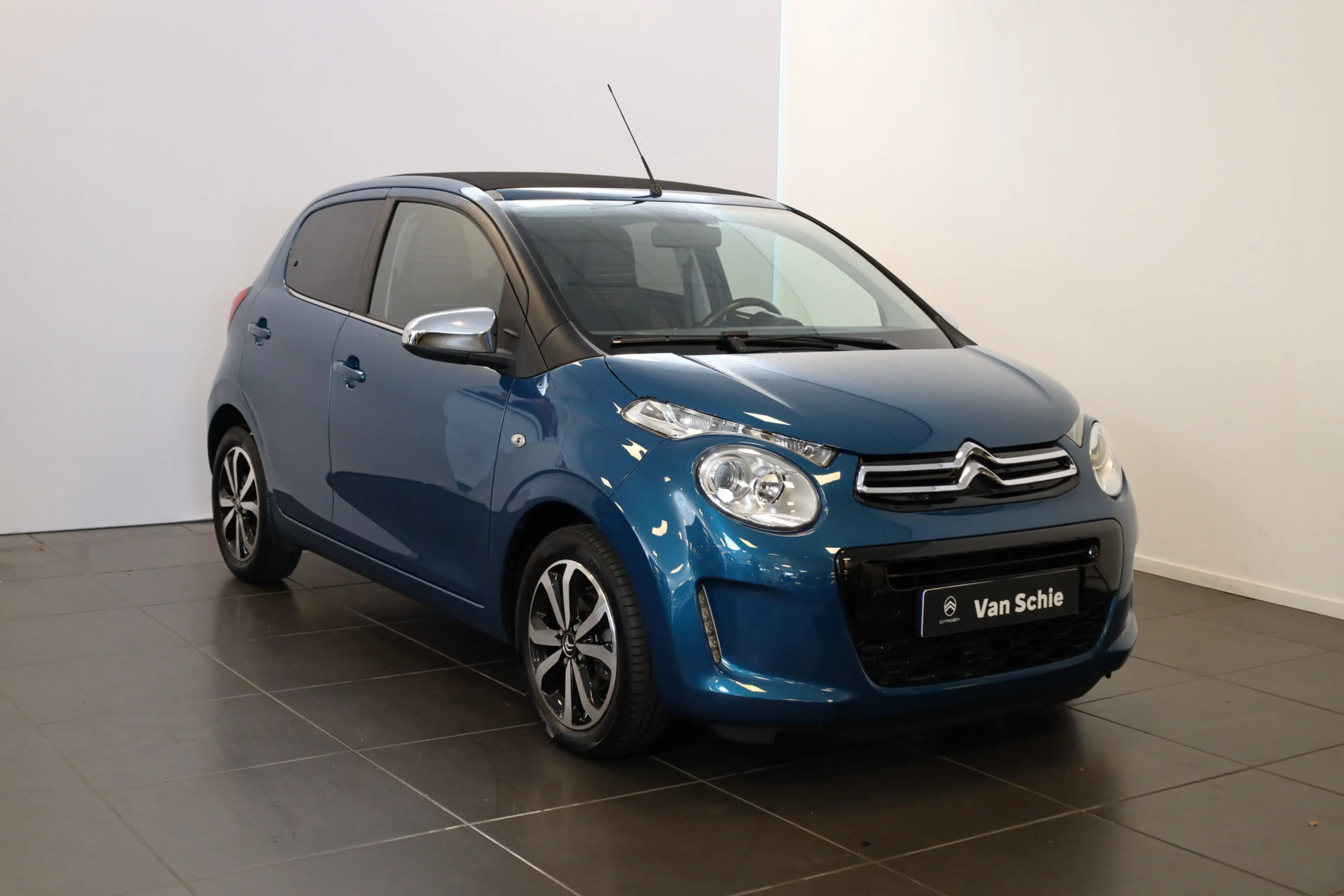 Citroen C1 VTi 72 Airscape Shine Carplay/AndroidAuto | 15" LM — photo 10