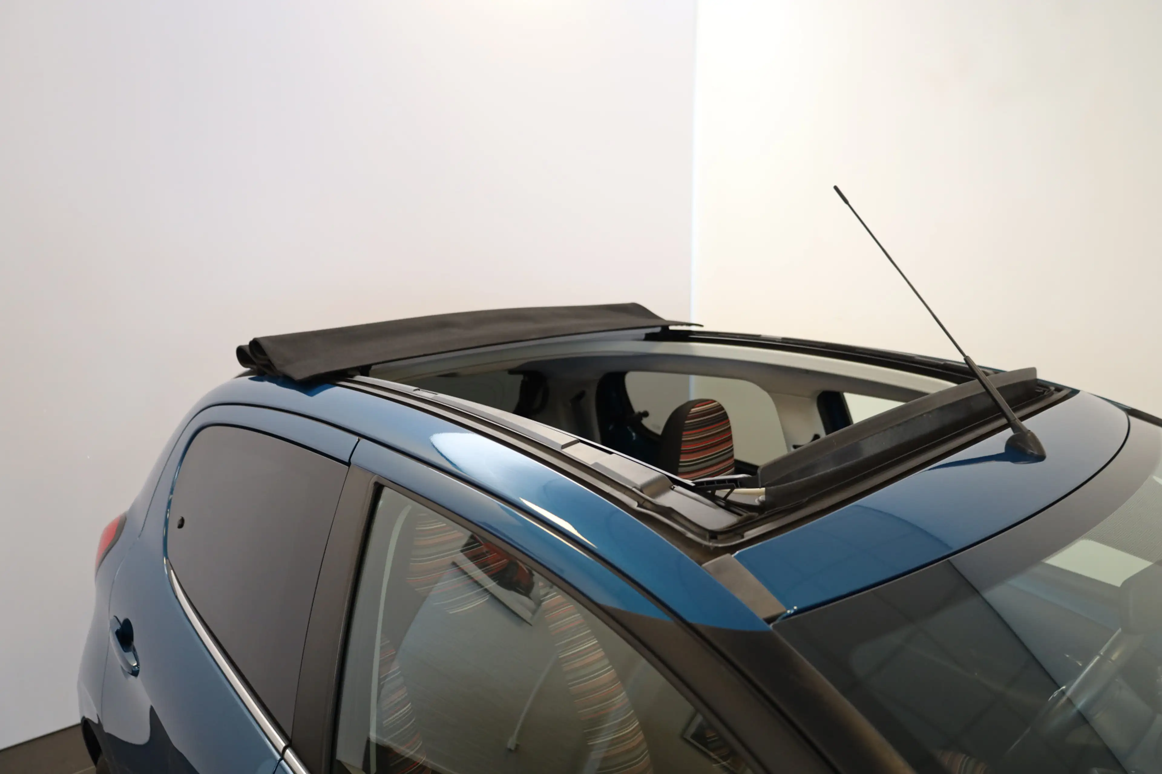 Citroen C1 VTi 72 Airscape Shine Carplay/AndroidAuto | 15" LM — photo 11