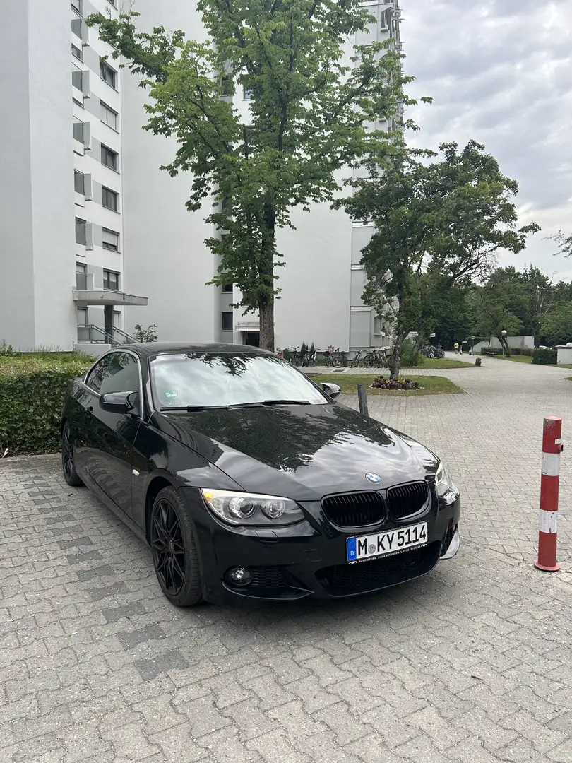 BMW 320 320i E93 LCI Schwarz - 1