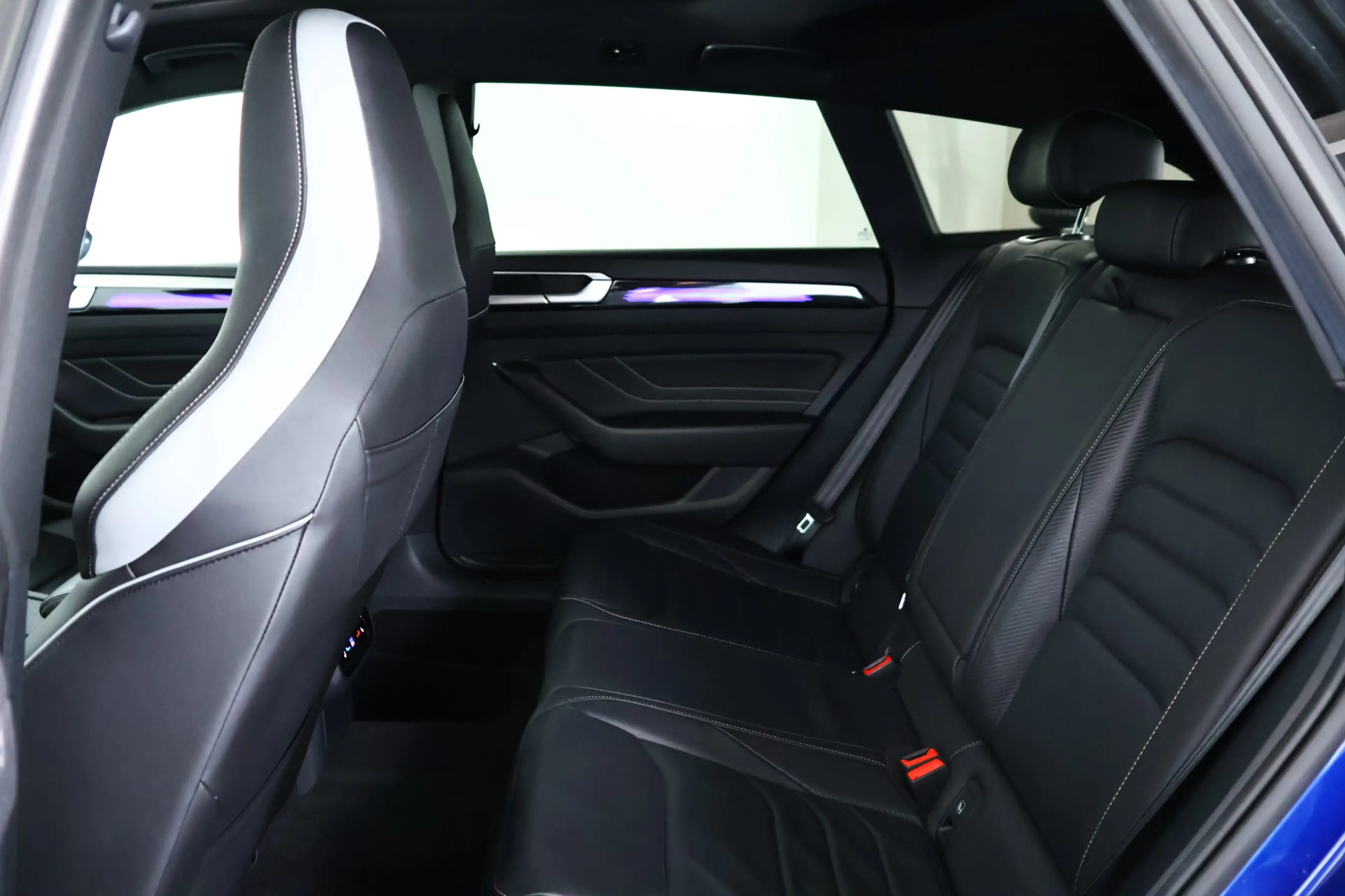 Volkswagen Arteon Shooting Brake 1.4 TSI eHybrid R-Line+ SOH 98% / P — photo 14