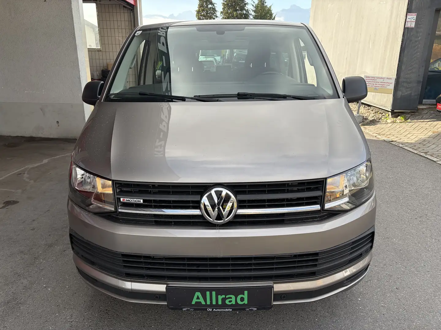 Volkswagen T6 Multivan Multivan 4Motion Trendline Beige - 2