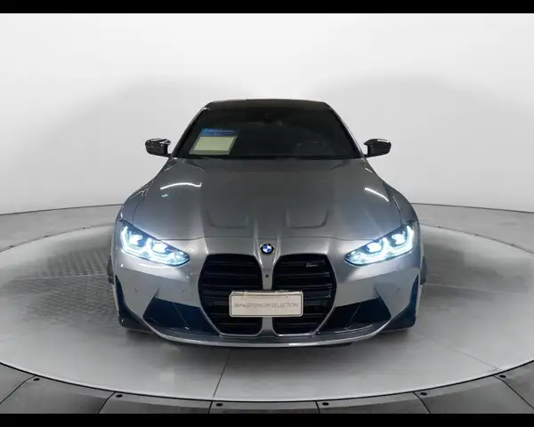 BMW M4 view 3