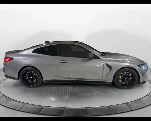 BMW M4 view 5