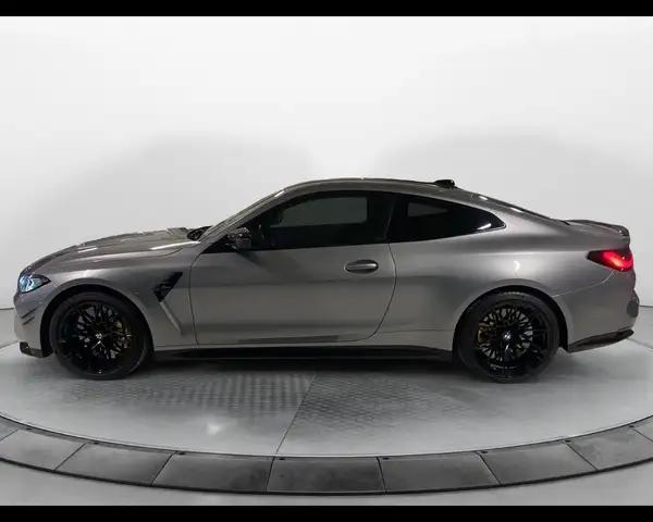 BMW M4 view 9
