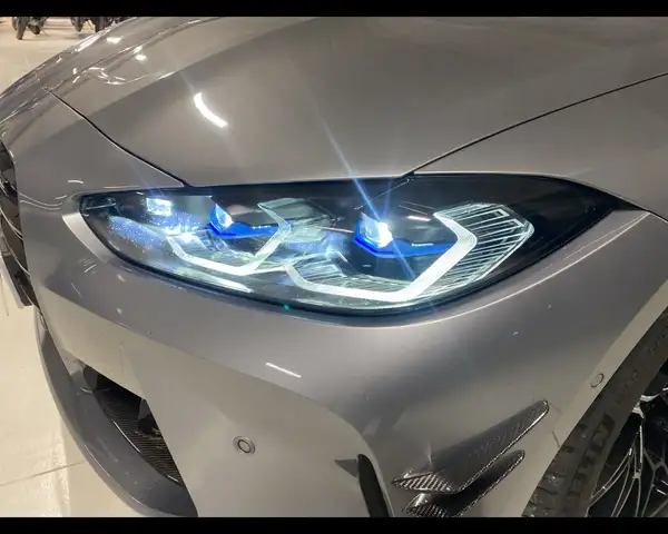 BMW M4 view 11