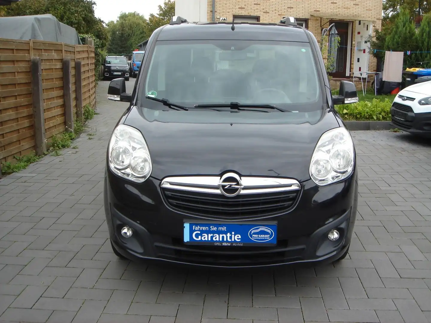 Opel Combo COMBO TOUR +1,4i TURBO+AHK+BLACK EDITION+SZHZG ! Noir - 2