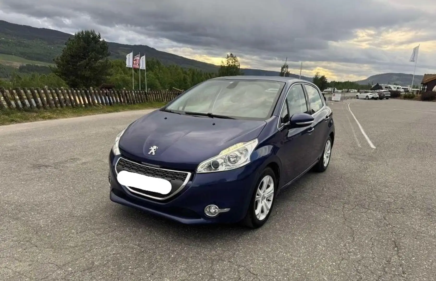 Peugeot 208 1.6 e-HDi 92ch BVM5 Féline - 1