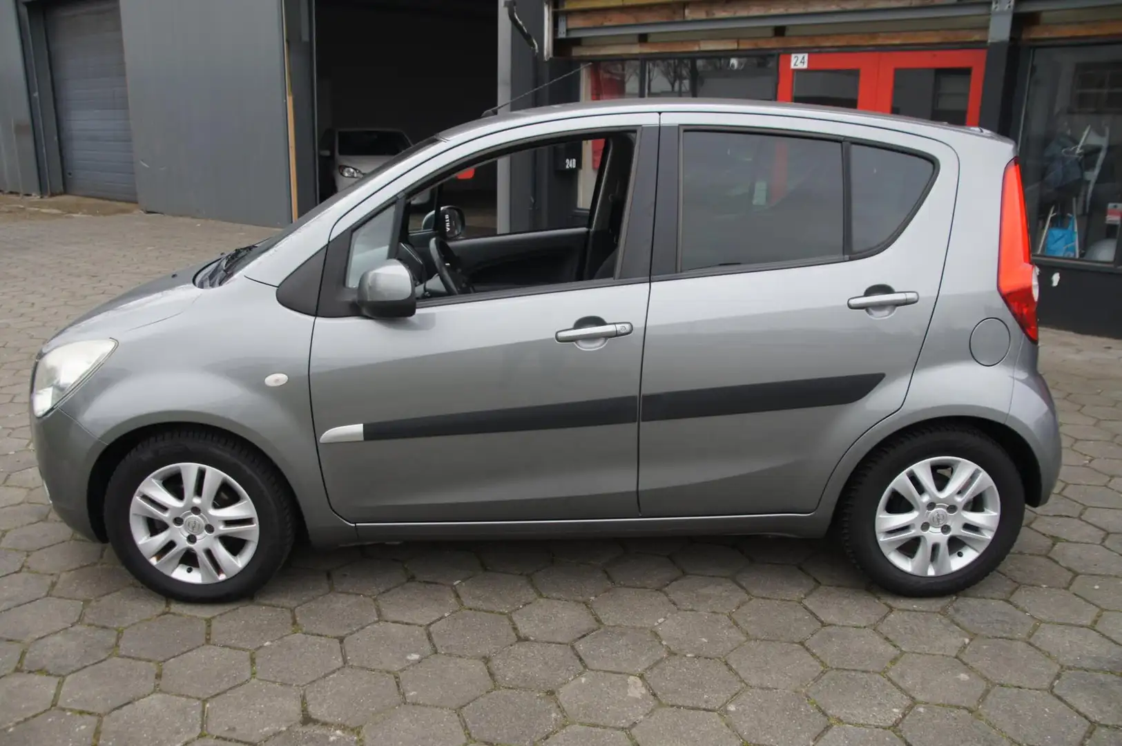 Opel Agila 1.2 Edition *AUTOMAAT* Gris - 2