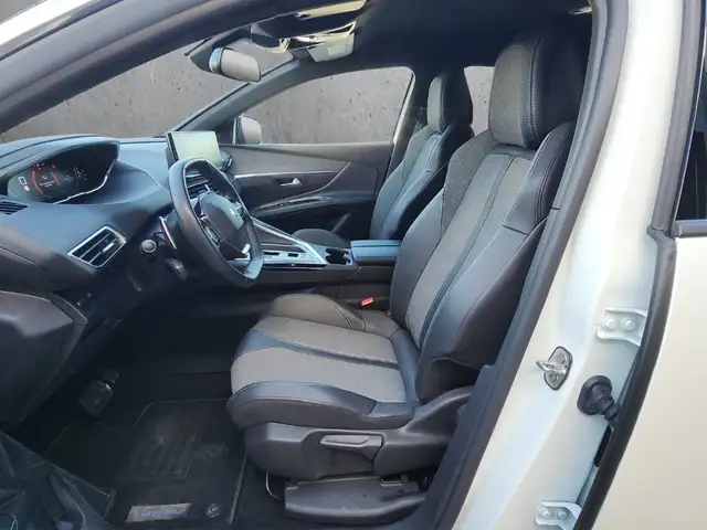 Peugeot 5008 view 9