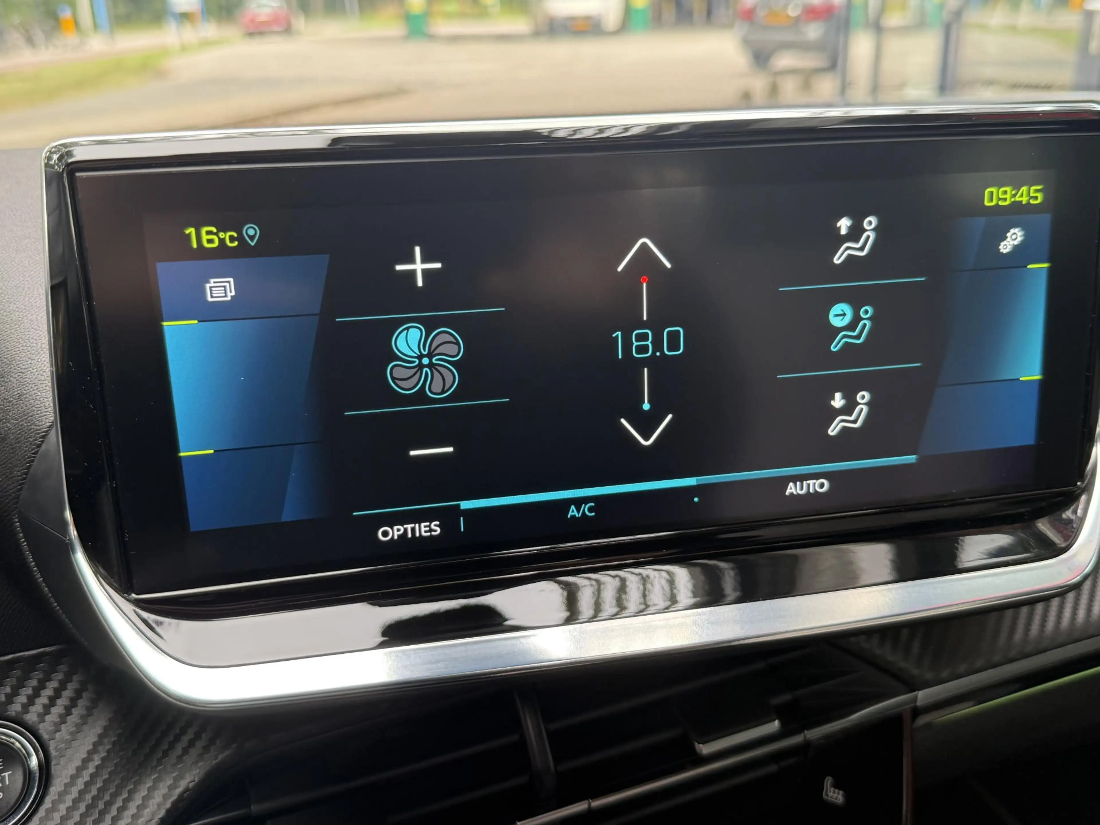 Peugeot e-2008 EV GT Pack 50 kWh | Panoramadak | Navigatie | ECC — photo 23
