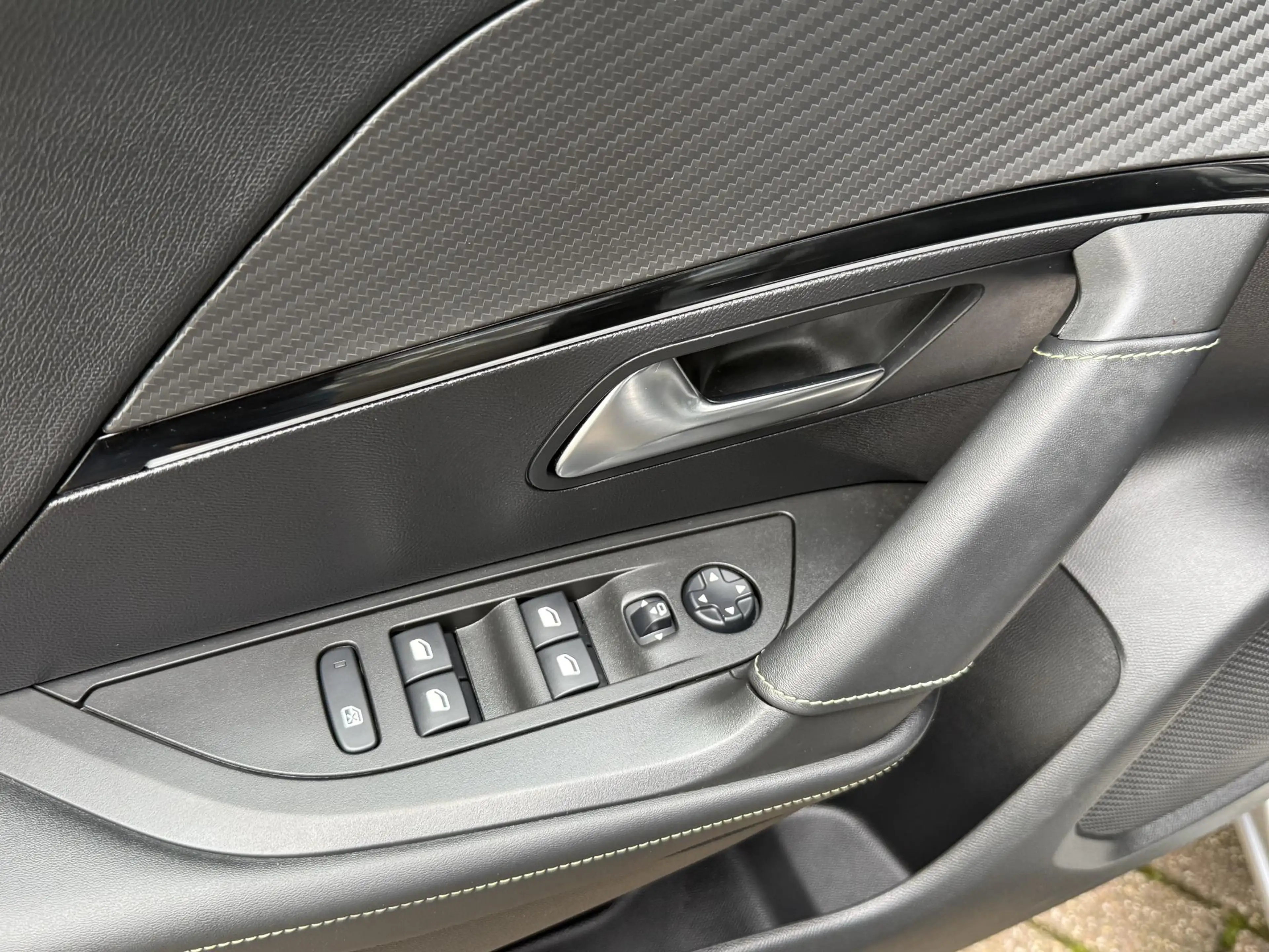 Peugeot e-2008 EV GT Pack 50 kWh | Panoramadak | Navigatie | ECC — photo 13