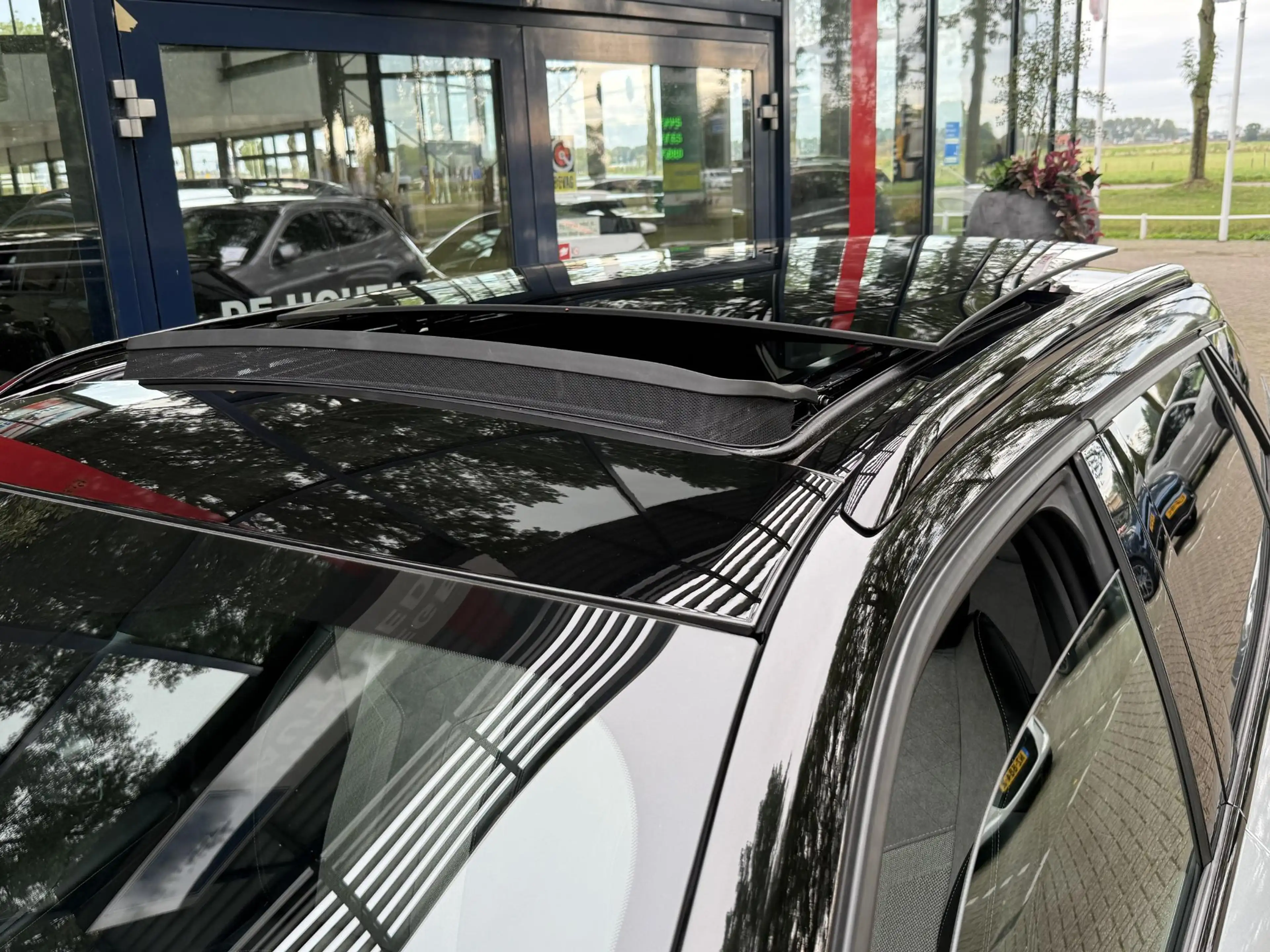 Peugeot e-2008 EV GT Pack 50 kWh | Panoramadak | Navigatie | ECC — photo 8
